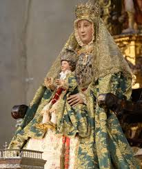 Prozession der  Virgen de los Reyes