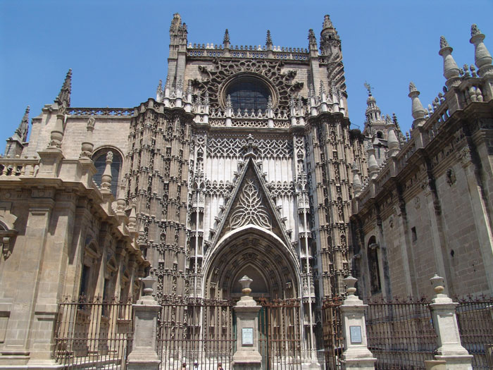 Materialien und in der Nähe der Kathedrale von Sevilla