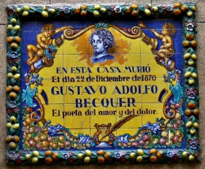 Azulejos en las paredes de la Sevilla literaria